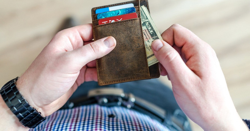  Сокращение зарплаты на 50% удивило работников таразского вуза 