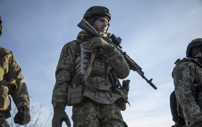 Австралійські інструктори розпочали підготовку українських військових у Британії (відео)