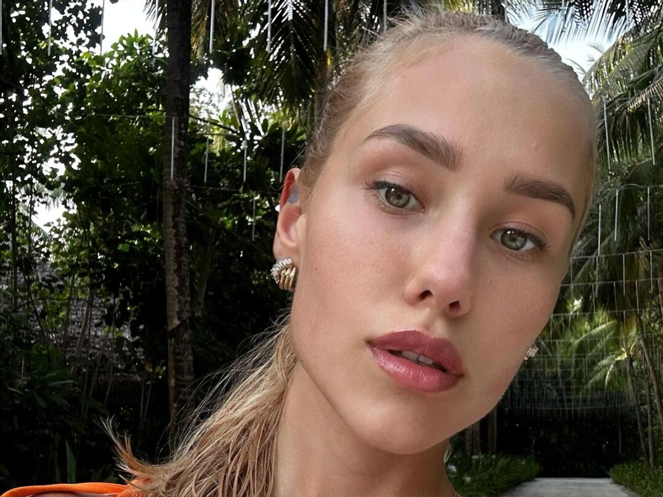 Квиткова снялась топлес. Видео