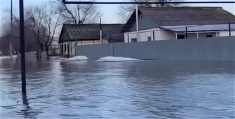 Двое погибших и затопленные дома в ЗКО: информацию опровергли в ДЧС