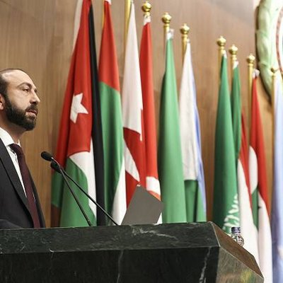 Мирзоян назвал три направления переговоров с Азербайджаном для достижения долгосрочного мира в регионе