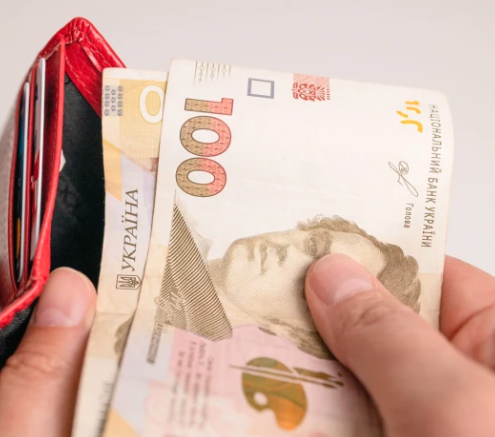 Кому из украинцев к пенсии в марте прибавили только 100 грн
