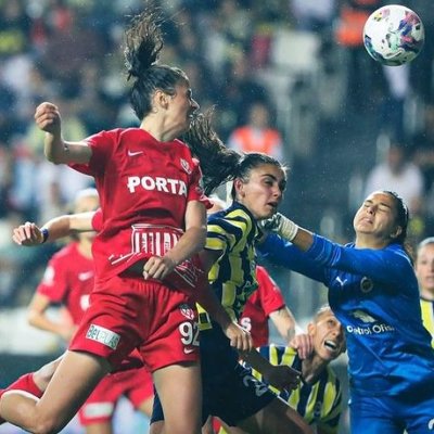 Клуб Ахмедовой и Аскерова стал чемпионом Суперлиги Турции