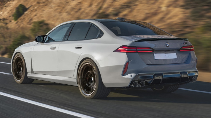 Новая BMW M5 (G90): опубликованы первые изображения