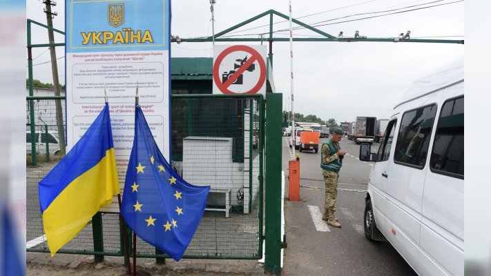 Словакия разблокировала движение грузовиков на границе с Украиной