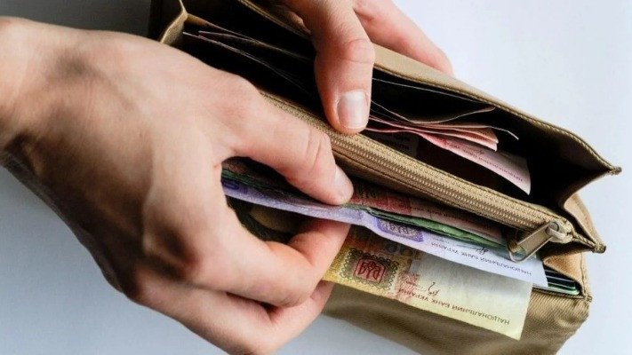 ТОП-3 отраслей, где больше и меньше платят в Украине – Госстат