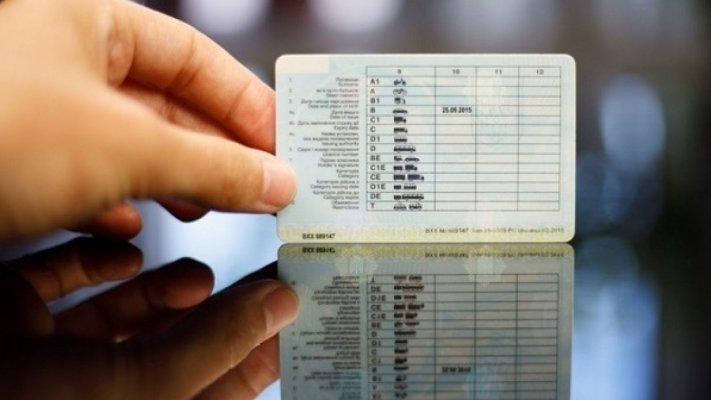 Украинцы могут заказать водительское удостоверение уже в 27 странах Европы