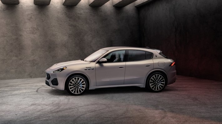 На украинском рынке появился новый премиальный кроссовер Maserati