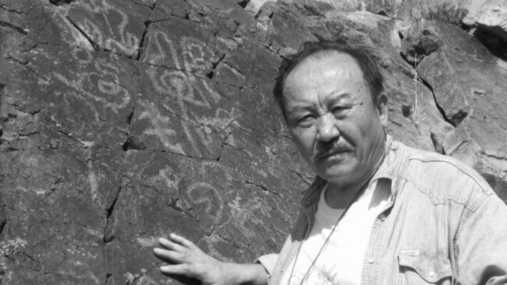 Ушел из жизни известный казахский писатель Мухтар Магауин