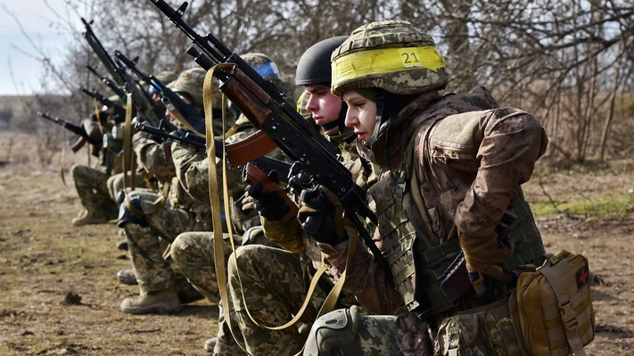 В Украине продолжили военное положение и мобилизацию: что знать