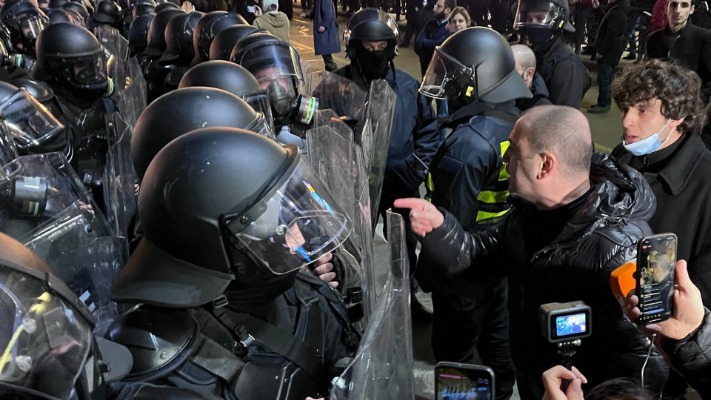 Оружие в тени протестов: кого ищет полиция среди задержанных в Тбилиси?
