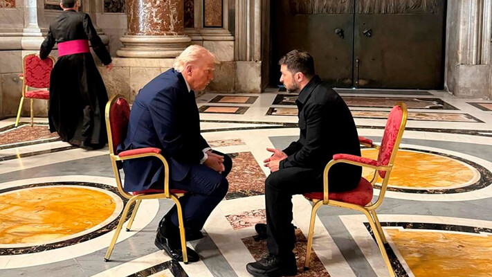 Зеленский передал Трампу послание в Ватикане: что это может изменить