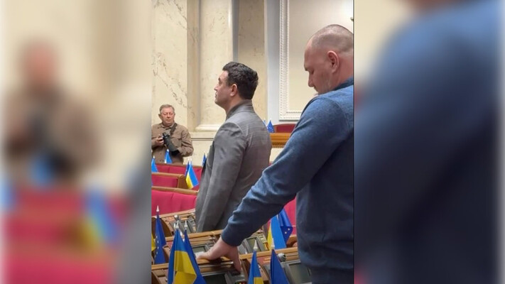 Нардеп Тищенко впервые появился в Раде после решения суда в Днепре о ночном аресте