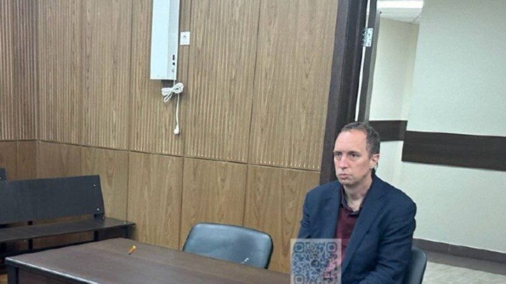 Американец, отправленного на лечение в психдиспансер за нападение на полицейского, вышел из больницы и уехал из России