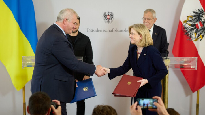 Украина и Австрия подписали пять соглашений по безопасности, возвращению детей и восстановлению
