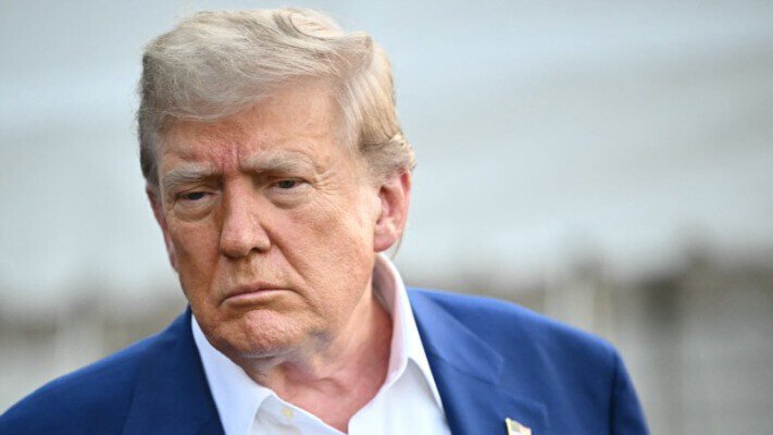 Дональд Трамп подписал указ об отмене санкций против Сирии