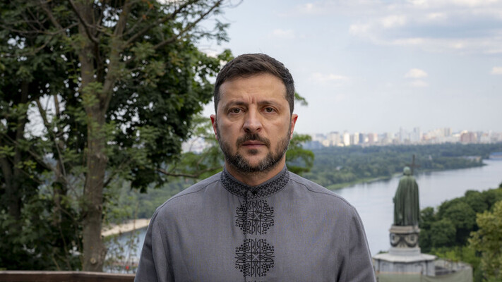 «Украинцы здесь были, есть и будут»: Зеленский обратился к народу в День государственности — трогательное видеообращение (ВИДЕО)