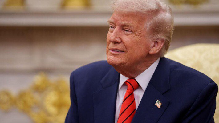 Белый дом наказывает WSJ за клевету: журналистов не допустят к Трампу после публикации об Эпштейне