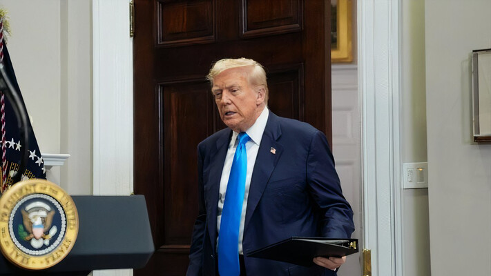 Трамп посоветовал неудачнику Медведеву следить за словами и высказался о мертвых экономиках РФ и Индии 
