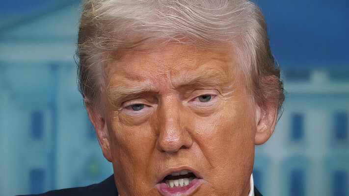 Трампу стоит отложить встречу с Путиным, если он не хочет выглядеть слабаком – Bloomberg 