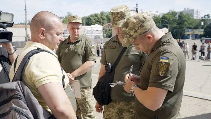Бодикамеры ТЦК, военная подготовка в вузах, доступная «єОселя»: Что изменится в Украине с 1 сентября