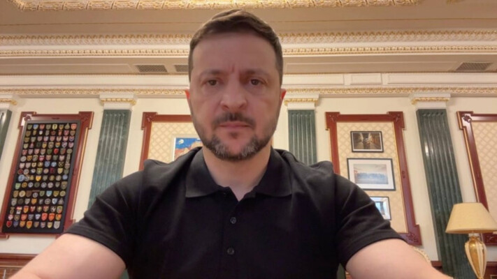 Зеленский: Украина готова к встрече на уровне лидеров с РФ, но Россия вкладывается в дальнейшую войну