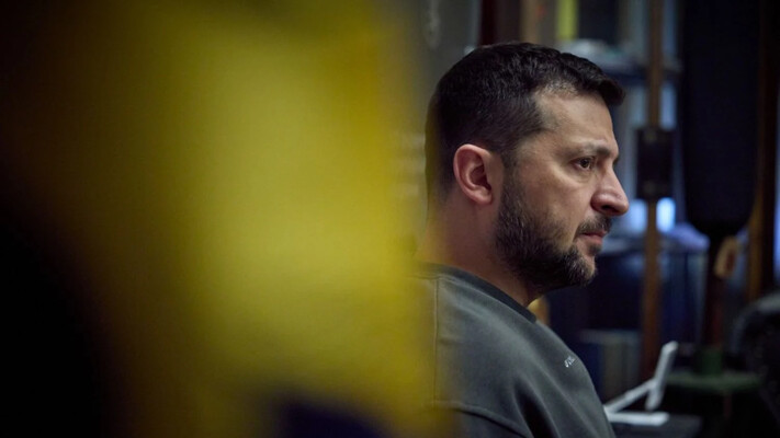 Зеленский показал последствия атаки РФ на вокзал в Шостке: десятки пострадавших, в месте удара предварительно были и железнодорожники, и пассажиры