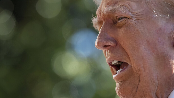 Трамп потерял контроль над собой и ведет себя странно – The Guardian 