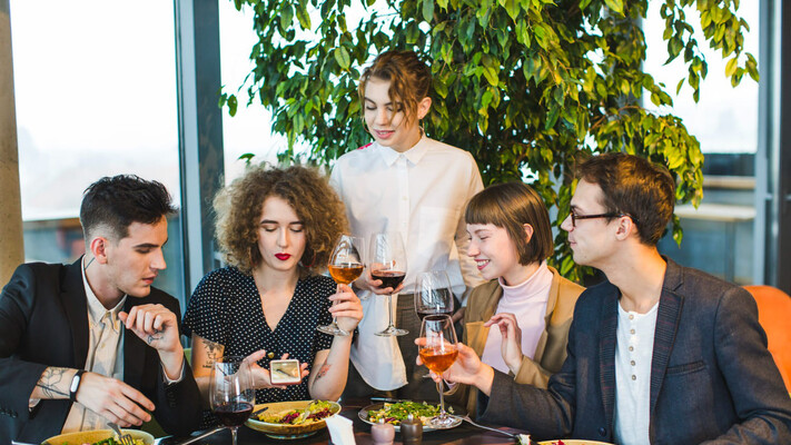 Готовим для большой компании легко: лучшие кулинарные уловки