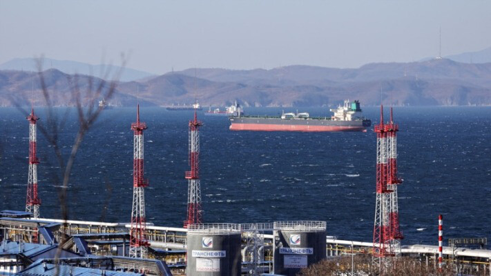 Экспорт российской нефти вырос до максимума на фоне атак НПЗ Украиной