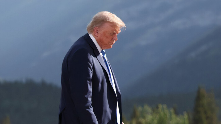 Оказался на 14 лет моложе. Трамп прошел медобследование и получил прививки 