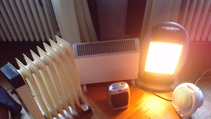 Украинцам сократили отопительный сезон: Кабмин установил новые жесткие даты подачи тепла