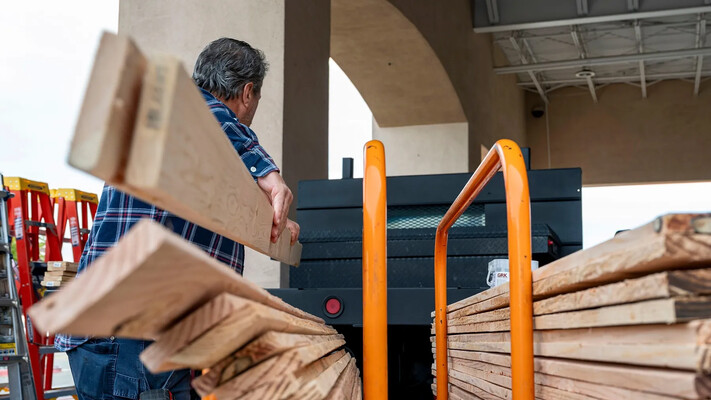 Сколько лет страхового стажа нужно для пенсии в 2025 году: детали