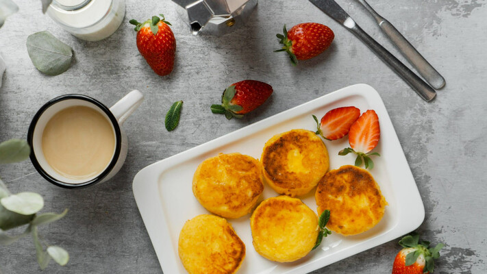 Идеальные сырники с изюмом: как приготовить их в духовке