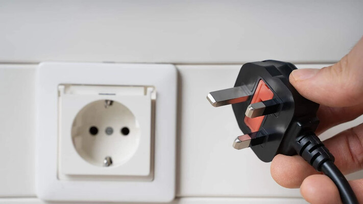 Массированная ракетно-дроновая атака вызвала аварийные отключения электроэнергии в Украине