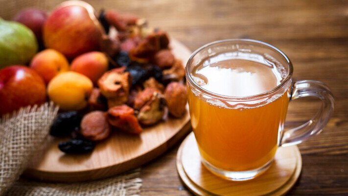 Компот по-домашнему: золотой напиток из сушеных яблок и груш