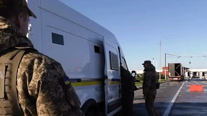  Причастен к бесчеловечным пыткам: Украина впервые передала военного рф для суда в другой стране 