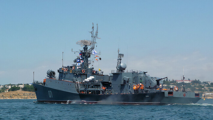 В Севастополе загорелся российский малый противолодочный корабль – Крымский ветер 