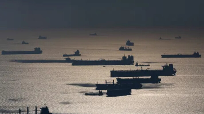 Удар по Туапсе: после атаки ВСУ в море зафиксирована утечка нефти на несколько километров