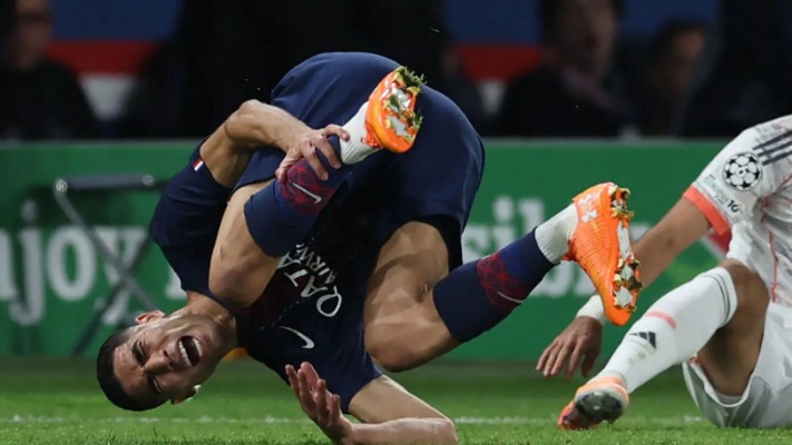 В ПСЖ новые потери: Хакими получил серьезную травму в матче с Баварией
